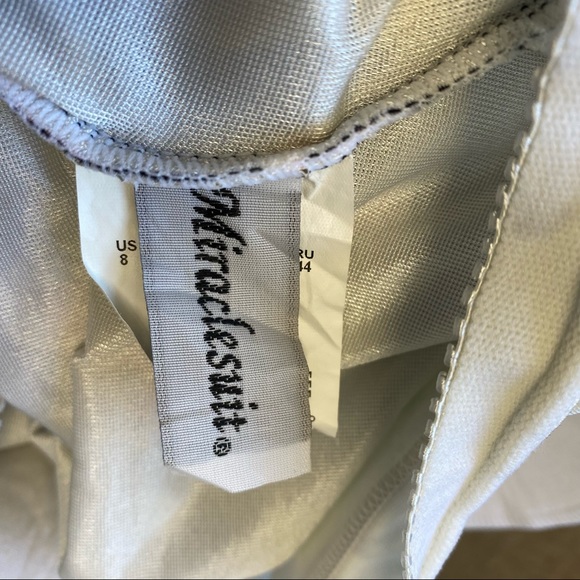 Miraclesuit Floral Coverup - Picture 5 of 5